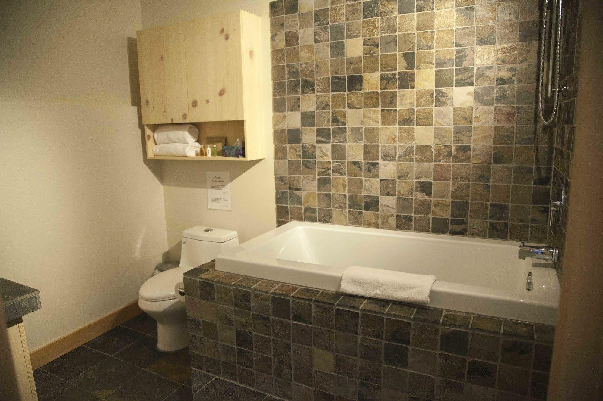 Eco Spa Highland Grenville-Sur-La-Rouge Buitenkant foto